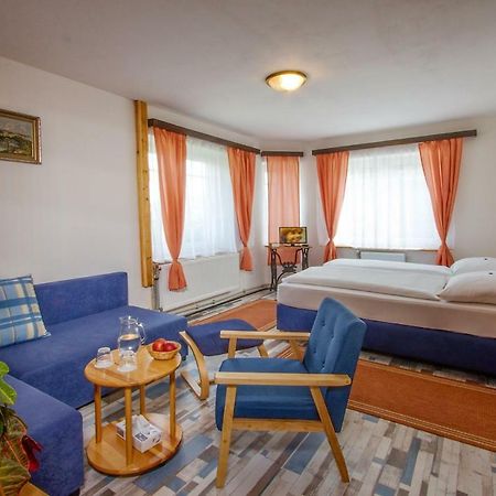 Rodinny Hotel Kaiser Desná Exteriör bild
