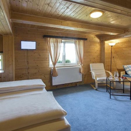 Rodinny Hotel Kaiser Desná Exteriör bild