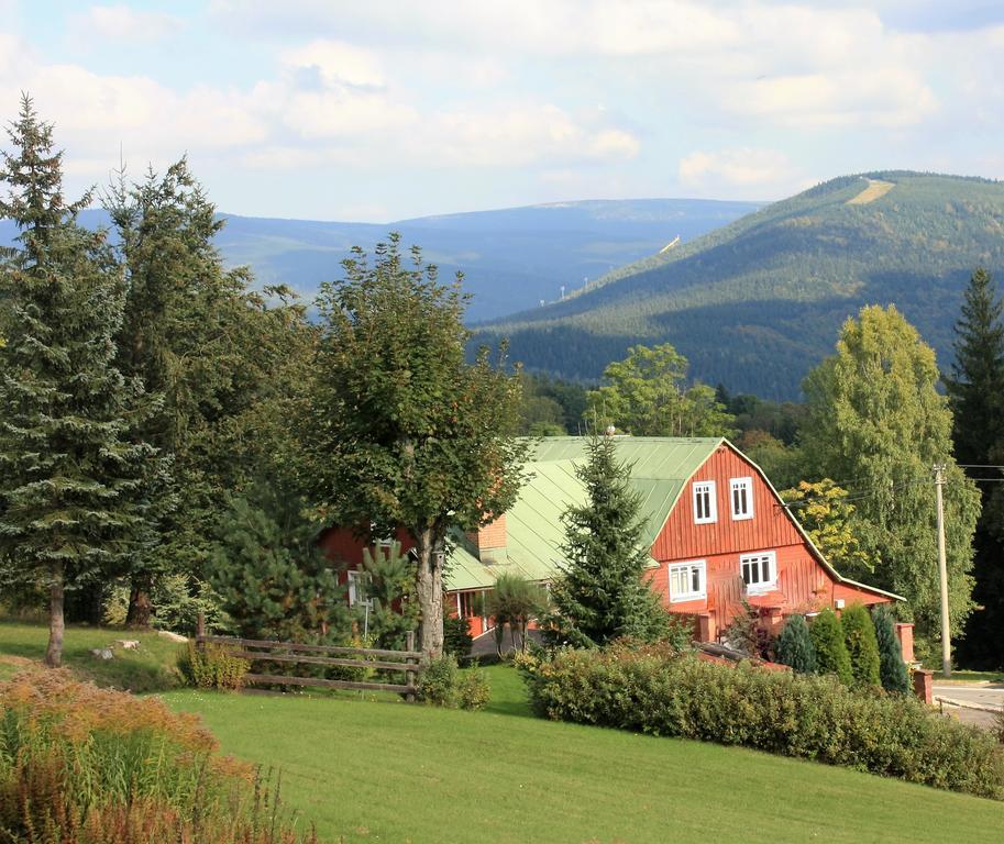 Rodinny Hotel Kaiser Desná Exteriör bild