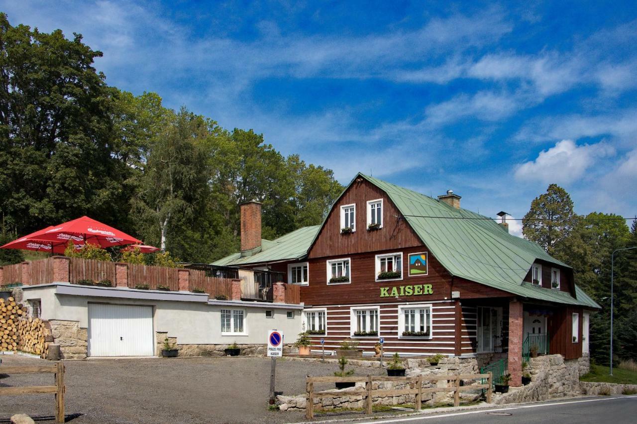 Rodinny Hotel Kaiser Desná Exteriör bild