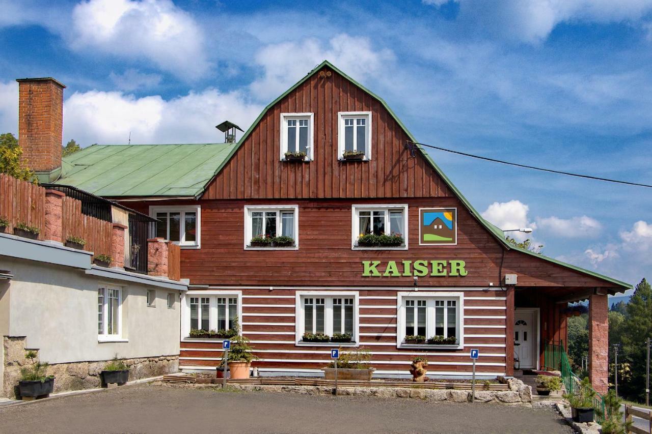 Rodinny Hotel Kaiser Desná Exteriör bild