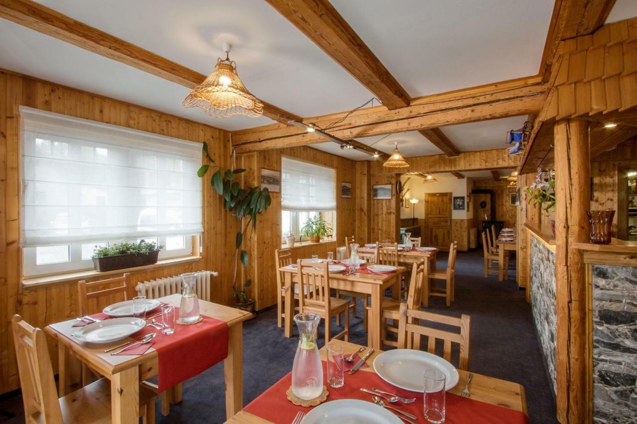 Rodinny Hotel Kaiser Desná Exteriör bild