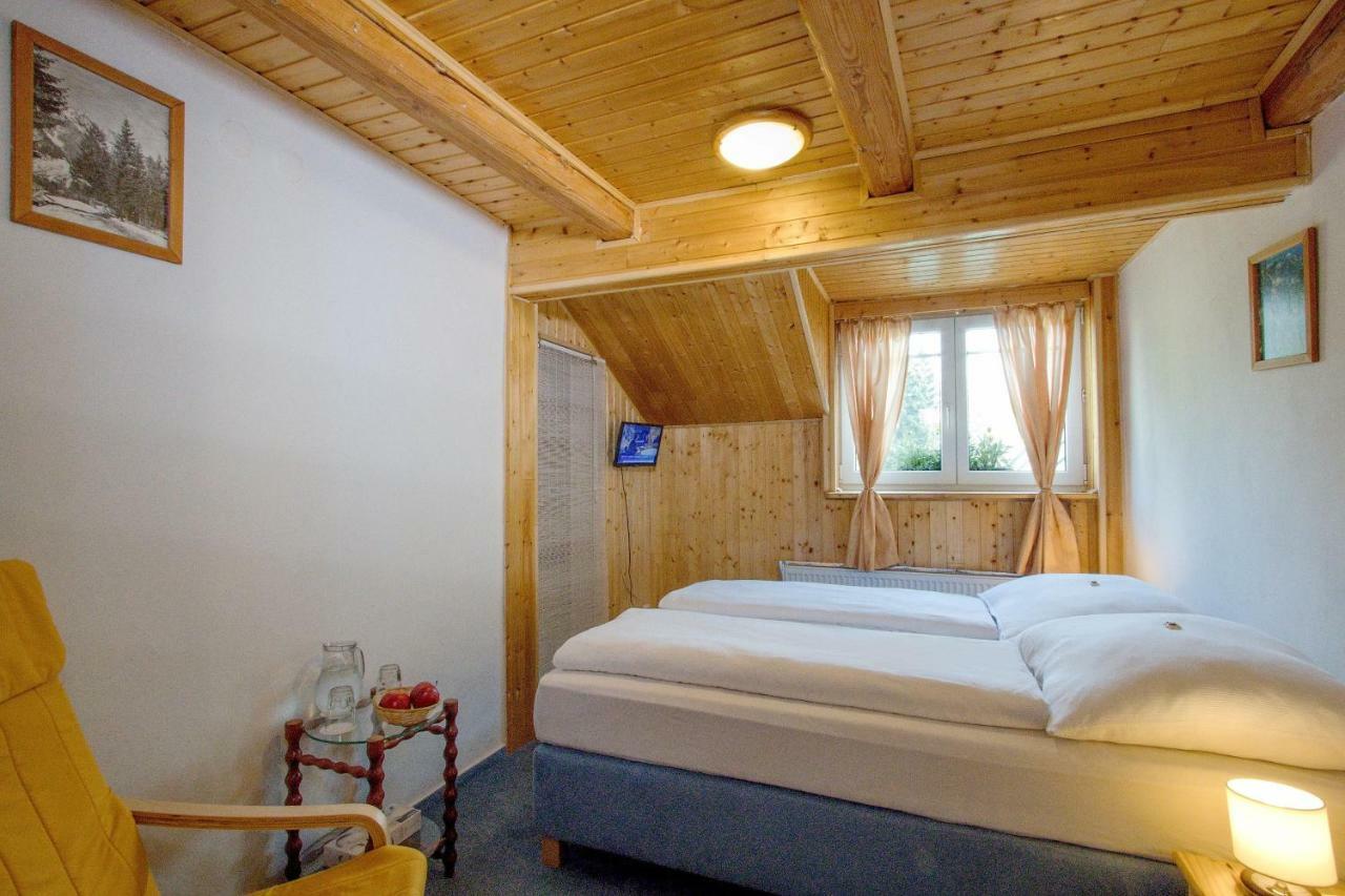 Rodinny Hotel Kaiser Desná Exteriör bild