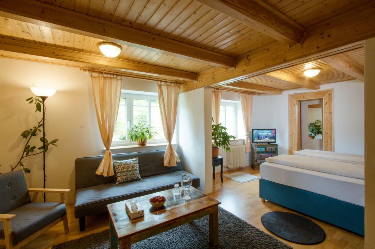 Rodinny Hotel Kaiser Desná Exteriör bild
